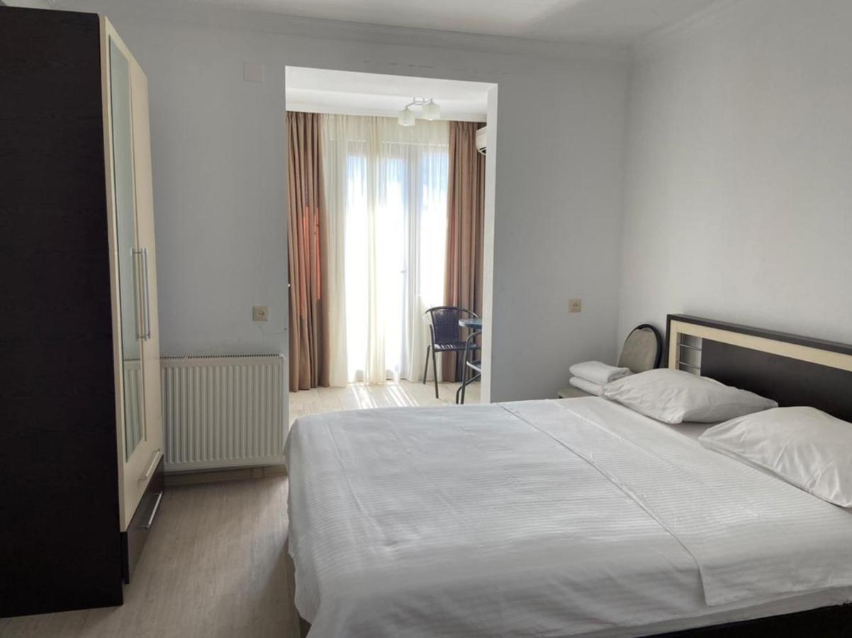 Gulnasi'S Guesthouse Батуми Экстерьер фото