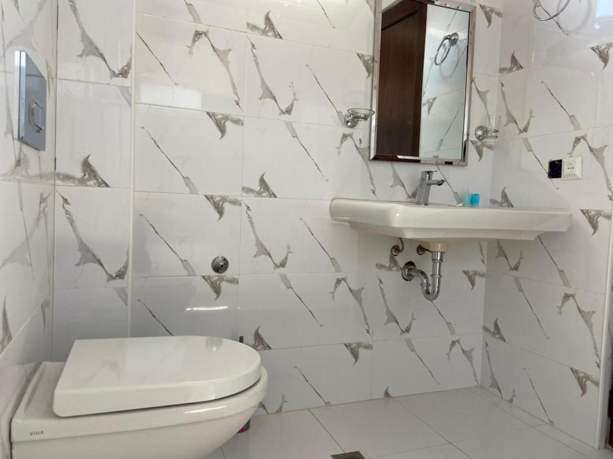 Gulnasi'S Guesthouse Батуми Экстерьер фото