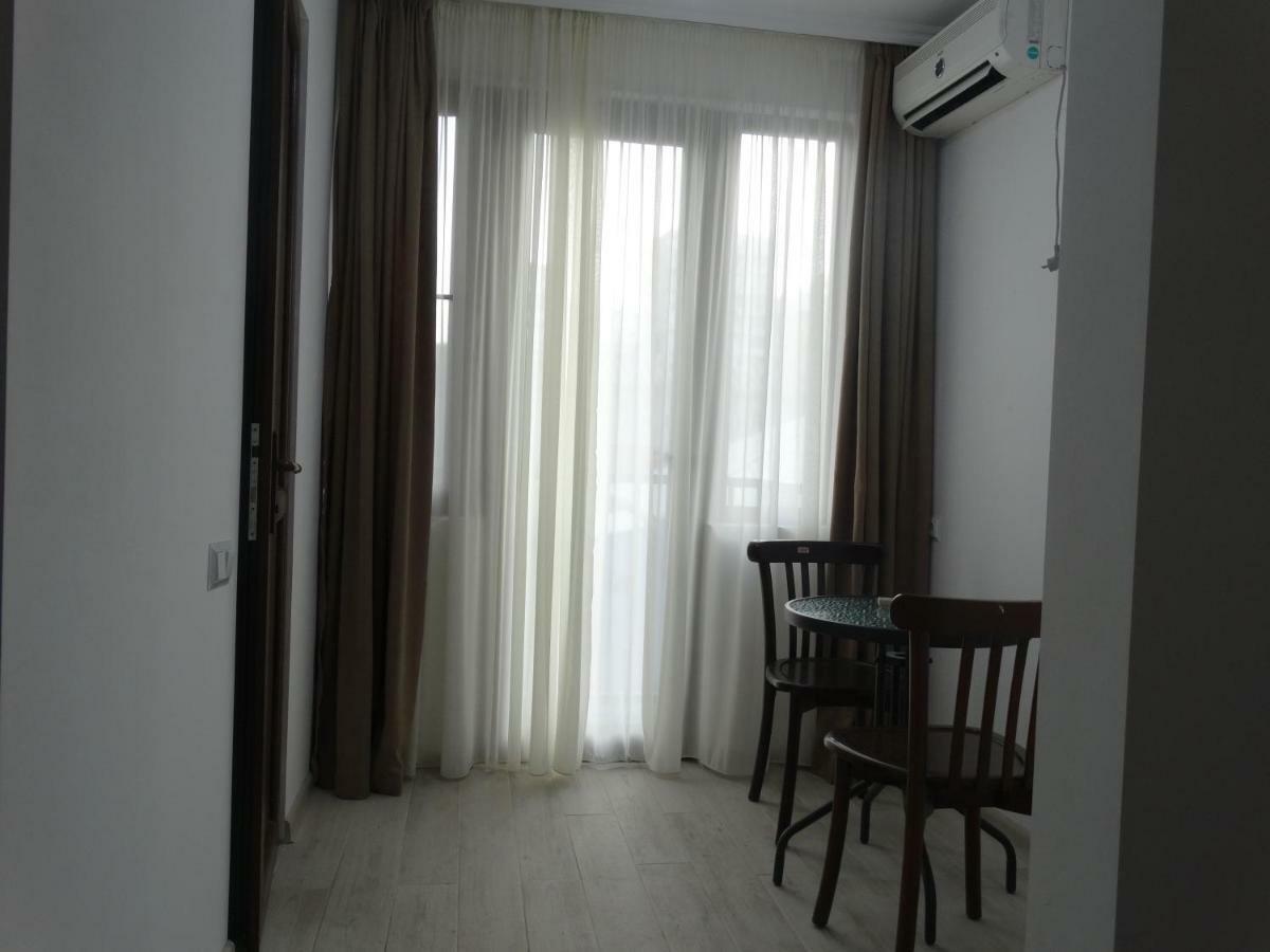 Gulnasi'S Guesthouse Батуми Экстерьер фото