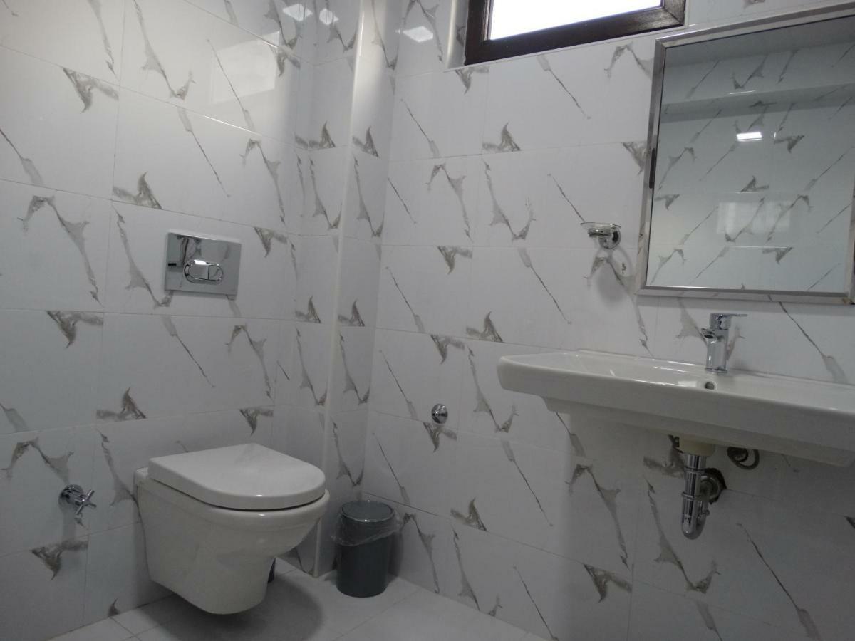 Gulnasi'S Guesthouse Батуми Экстерьер фото
