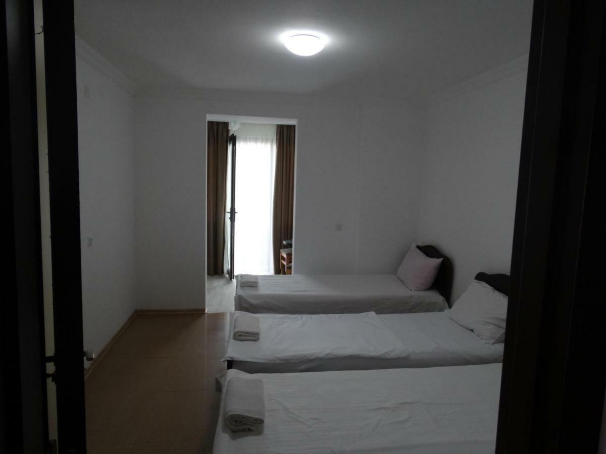 Gulnasi'S Guesthouse Батуми Экстерьер фото